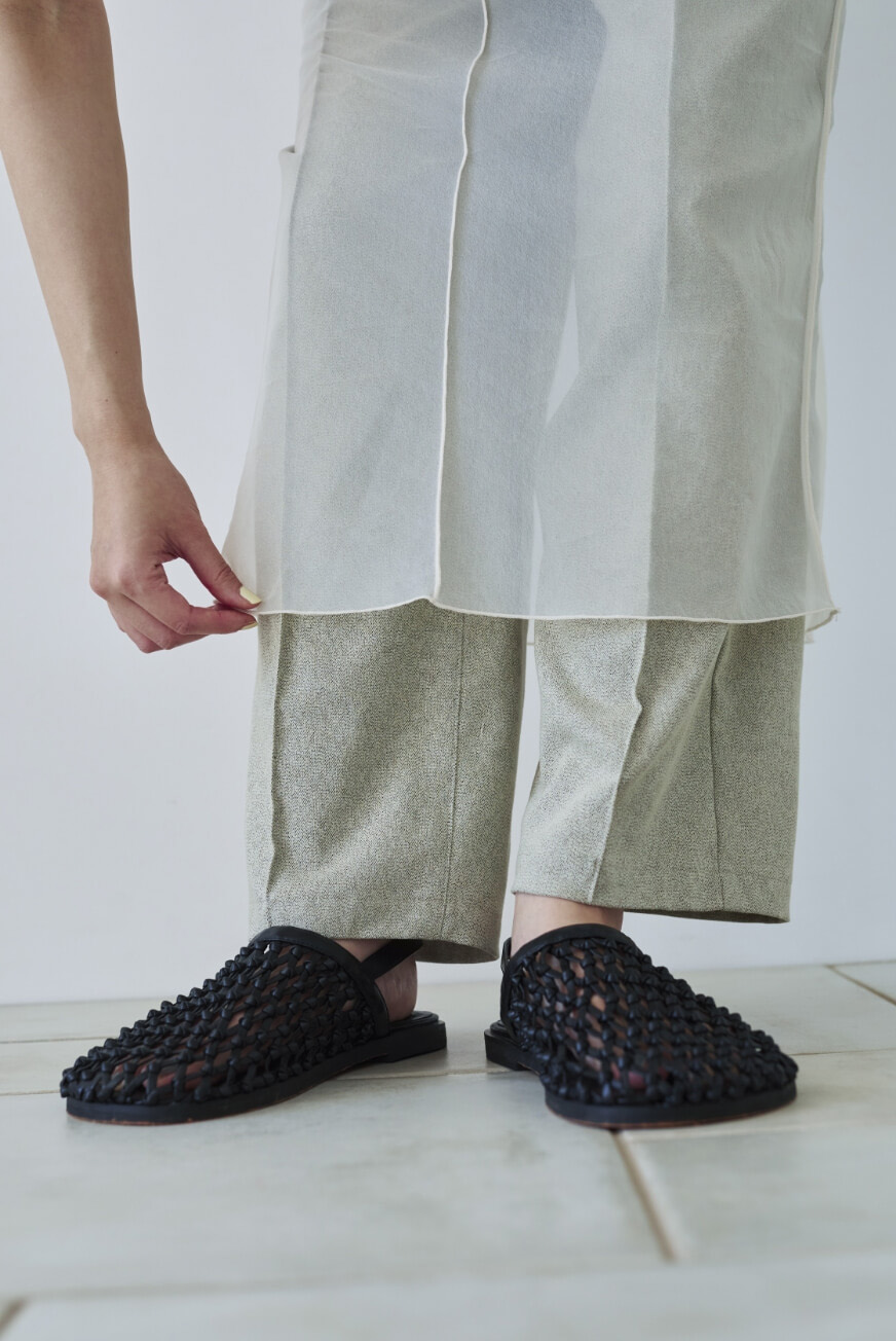 Q.6 足元 shoe 2