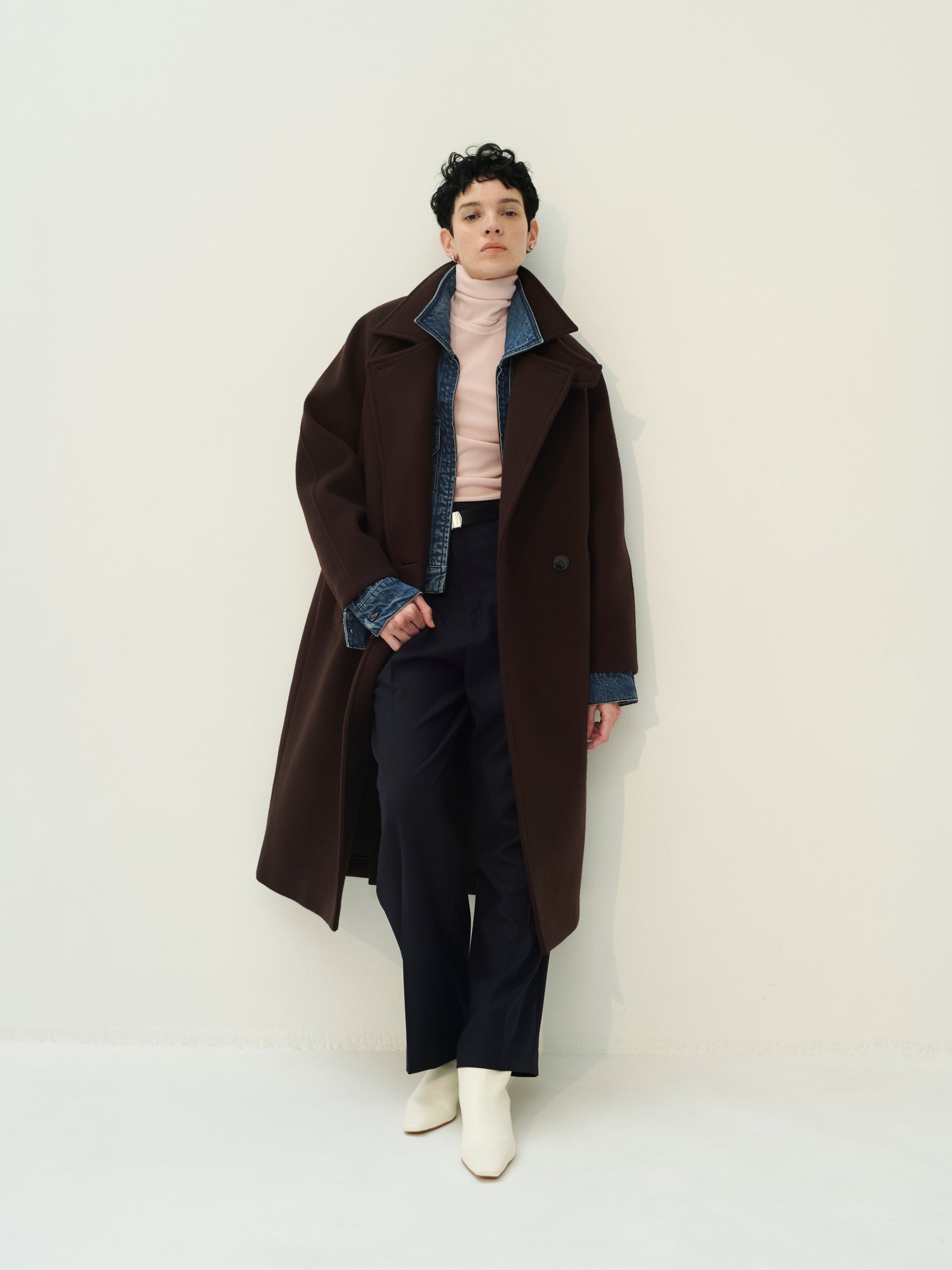 LOOK01