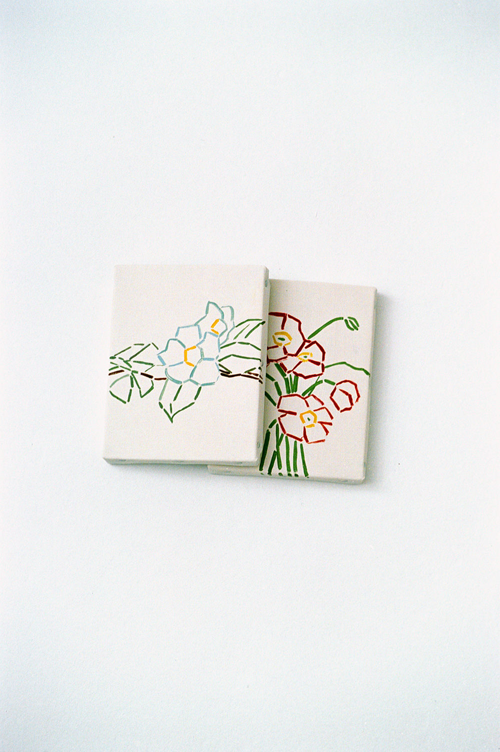 キャンバスに描かれた絵 タイトル「ツバキ」