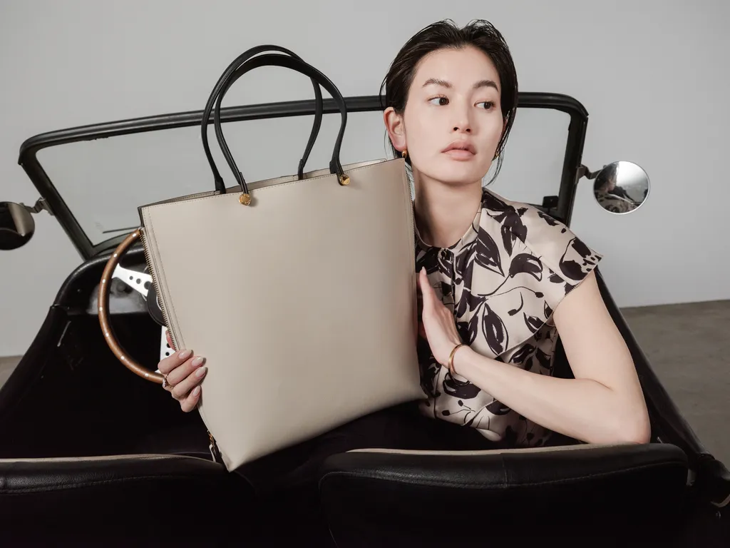 ROPÉ ÉPOR 2026SS Look 8 — Y BAG Large