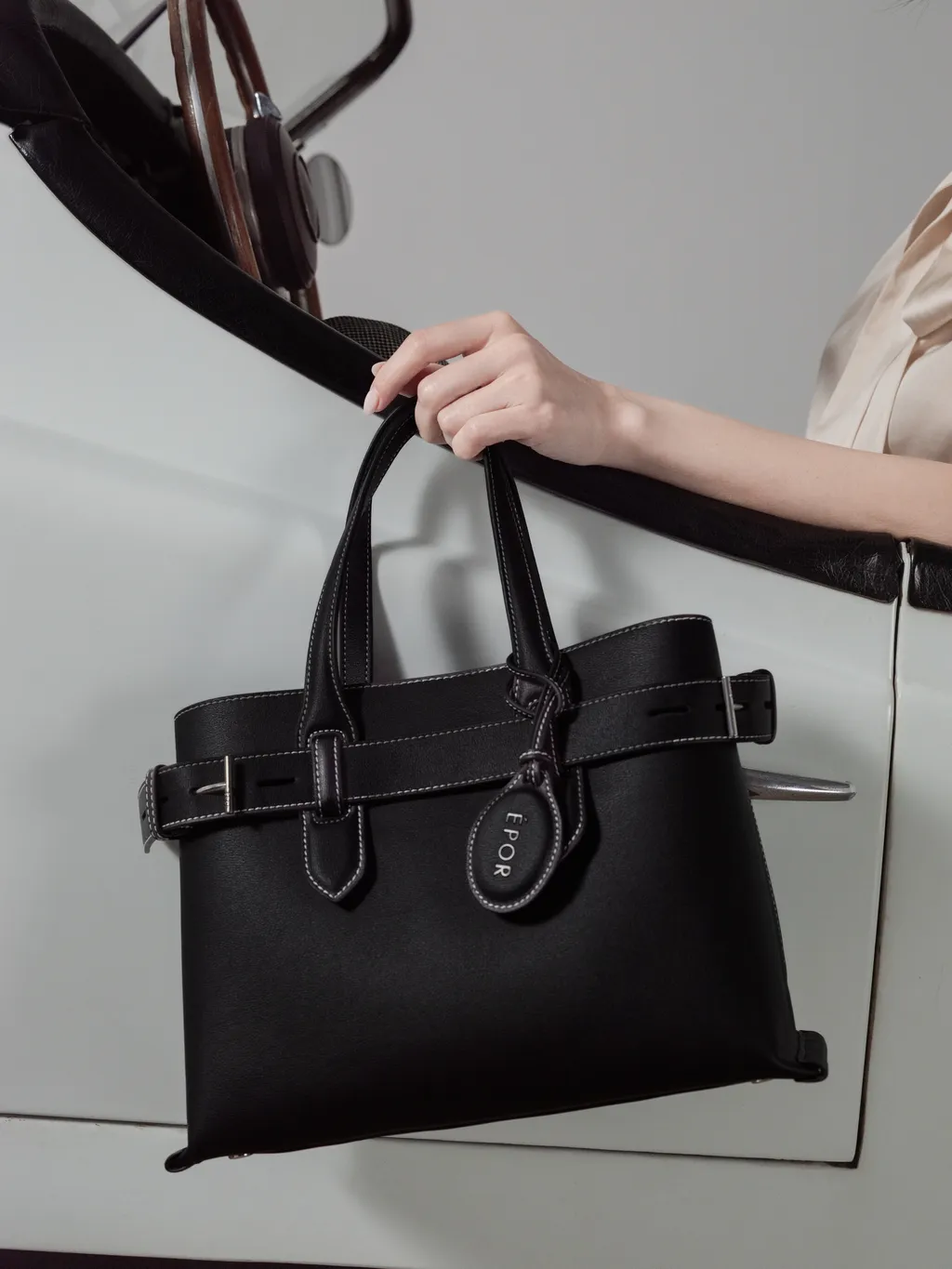 ROPÉ ÉPOR 2026SS Look 13 — A BAG Medium 2