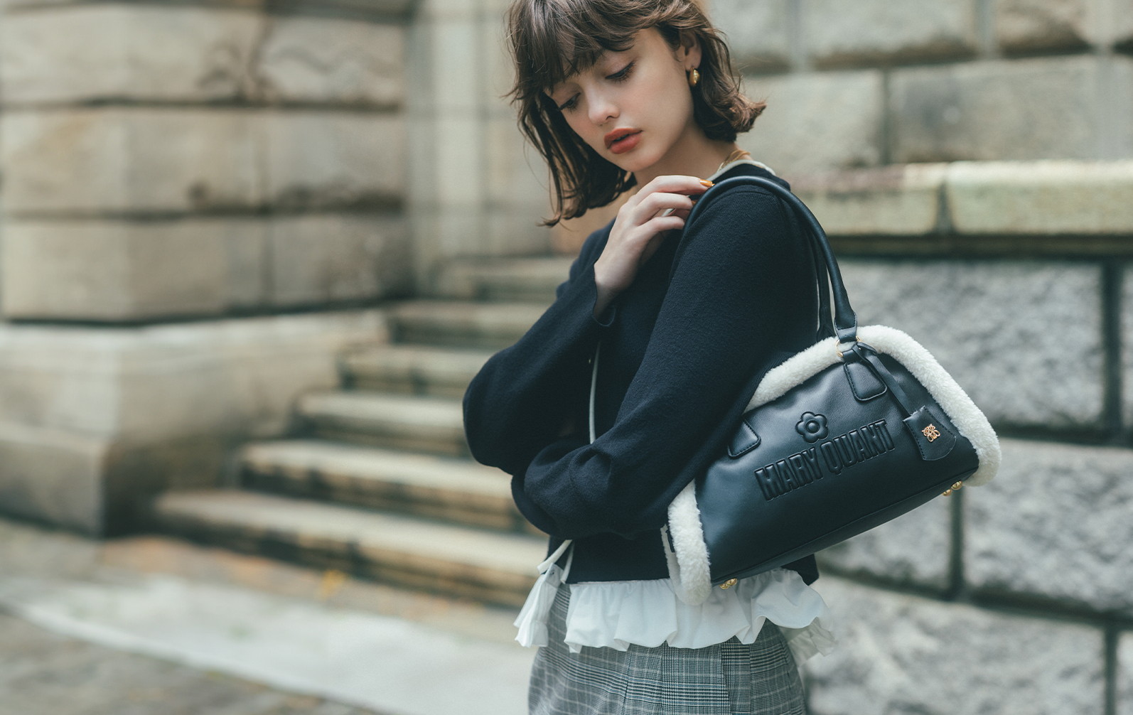 LOOK05